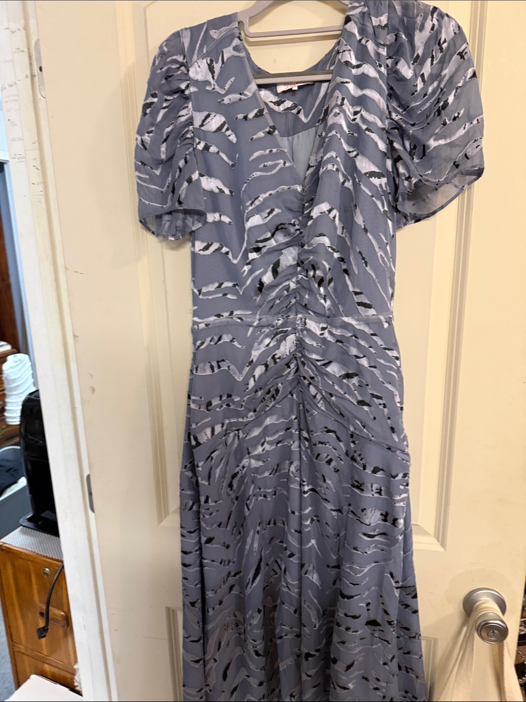 Parker Blue-Gray Patterned Ruched Midi Dress With Puff Sleeves